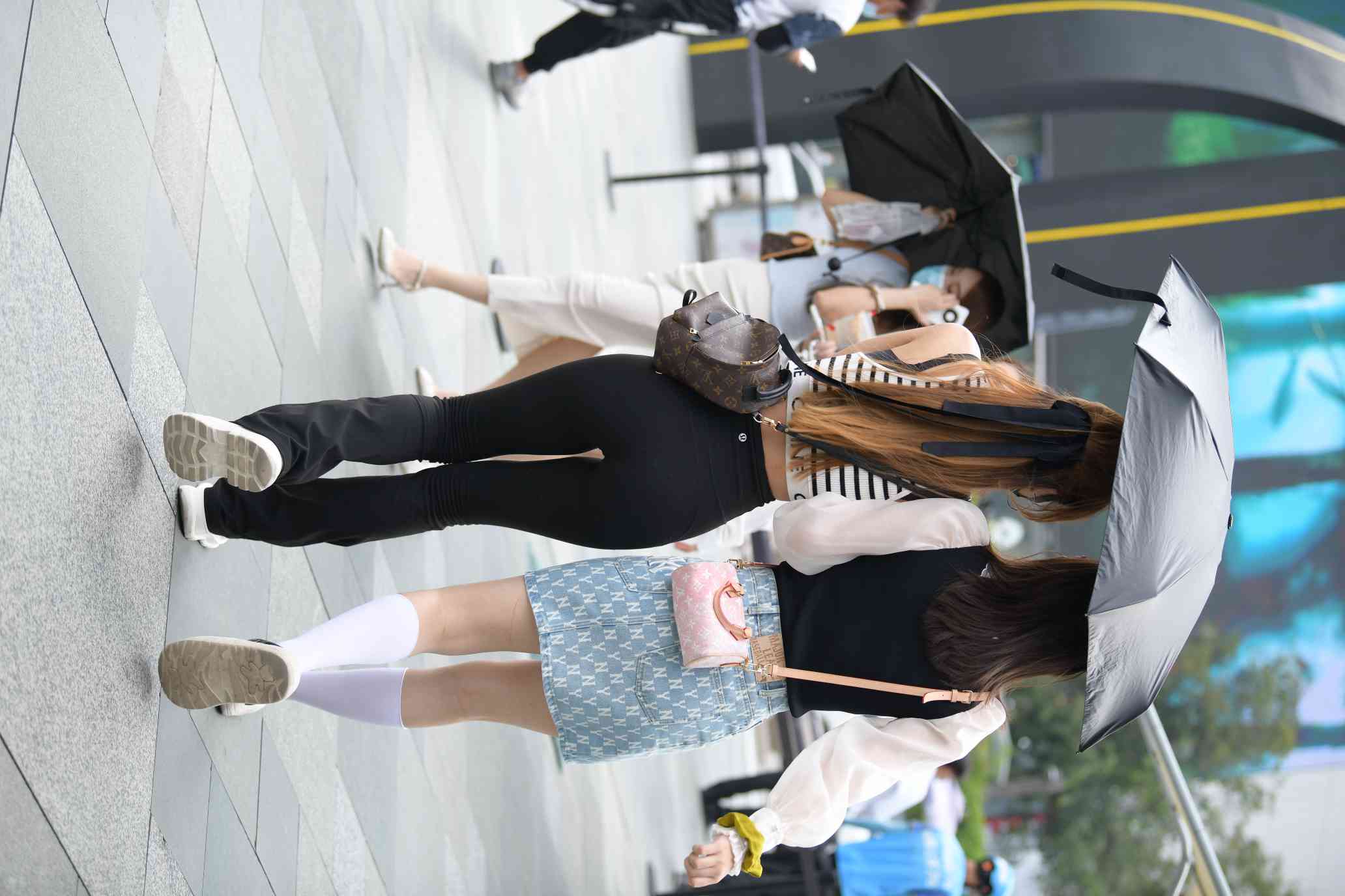 图片[3]-打伞的瑜伽裤姑娘【93P】04032-喵咪图库