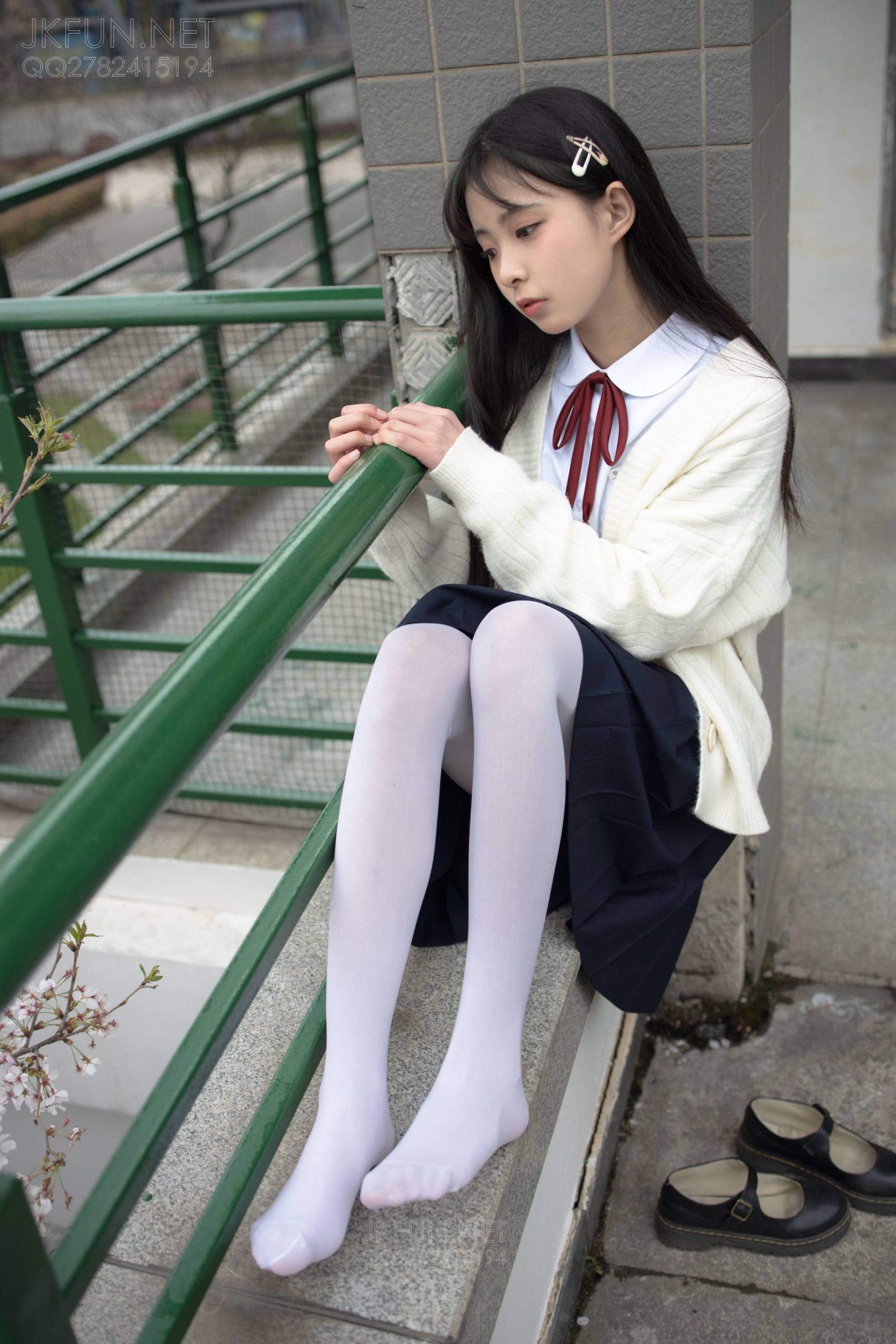 图片[5]-甜美可人的白丝姑娘【127P】20011-喵咪图库