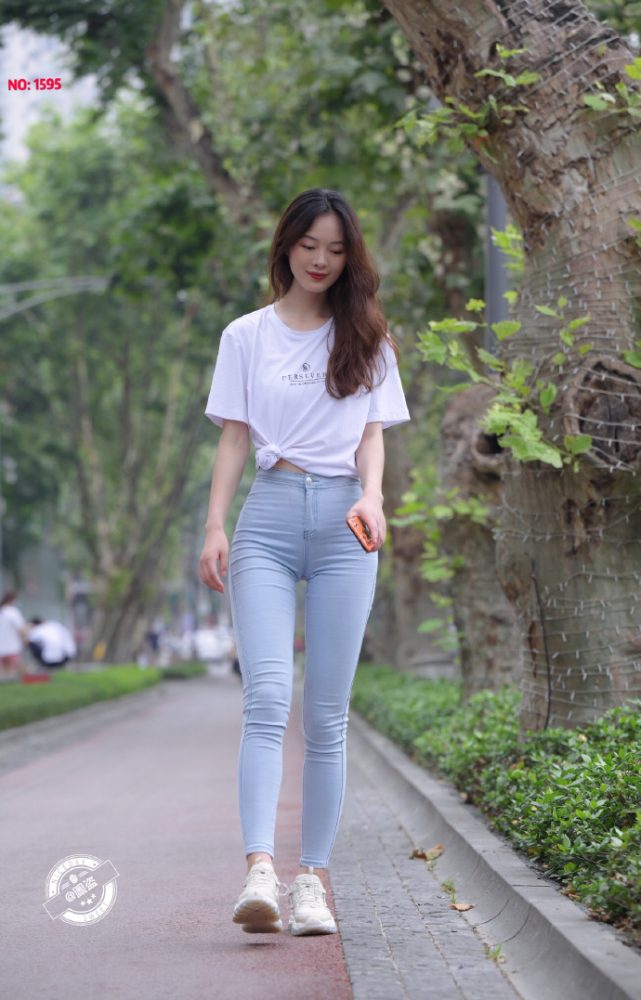 图片[1]-个子非常高的紧身牛仔裤女孩J2065 879P1V-25.5GB-喵咪图库