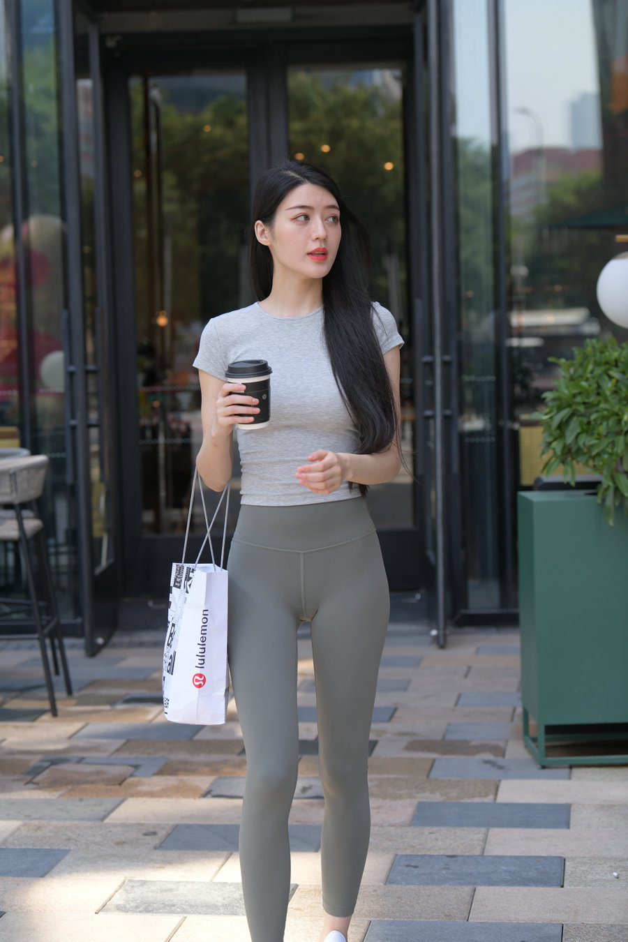 图片[4]-在外面逛街的瑜伽裤女孩J2240 449P1V-16.7GB-喵咪图库