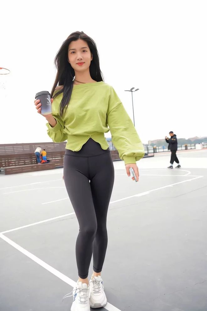 图片[1]-绿色瑜伽裤女孩很开心 J1519 1094P1V-27.6GB-喵咪图库