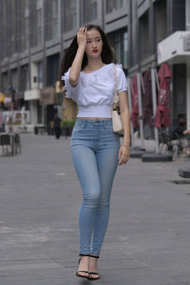 图片[1]-紧身牛仔裤女孩J2177 370P2V-19.4GB-喵咪图库