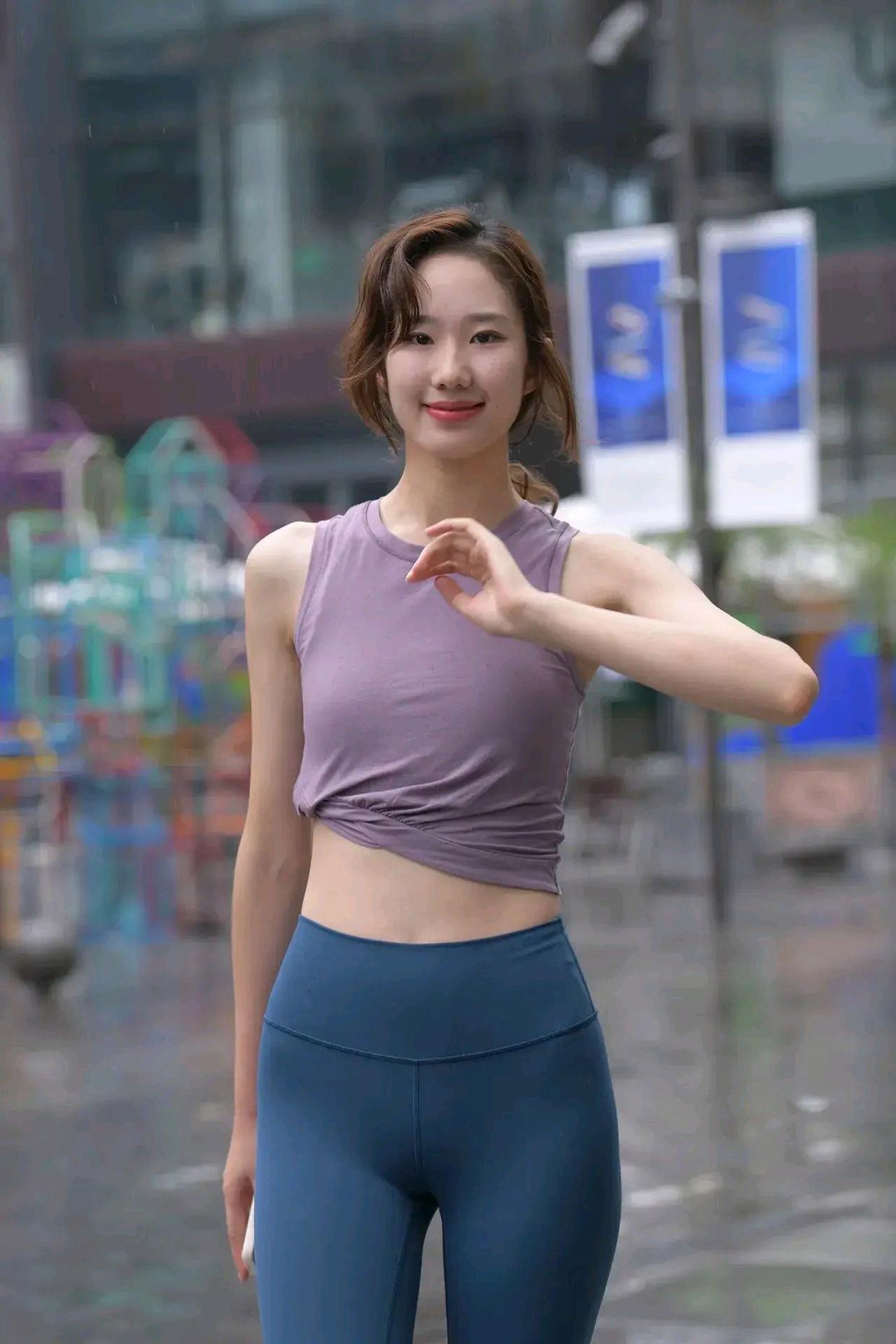 图片[2]-像刘亦菲的蓝色瑜伽裤姑娘J2234 552P1V-20.5GB-喵咪图库