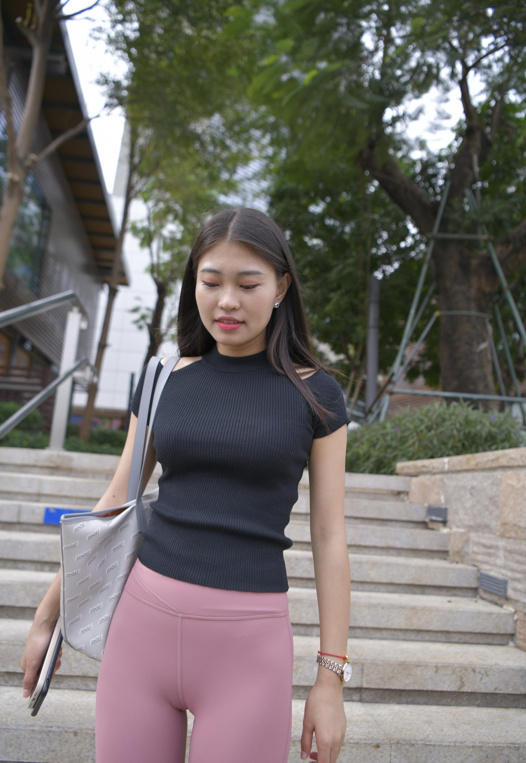 图片[2]-走在街头的瑜伽裤小女人 J1530 213P1V-9.18GB-喵咪图库