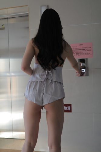 图片[4]-非常有女人味的热裤姑娘【228P】0007-喵咪图库