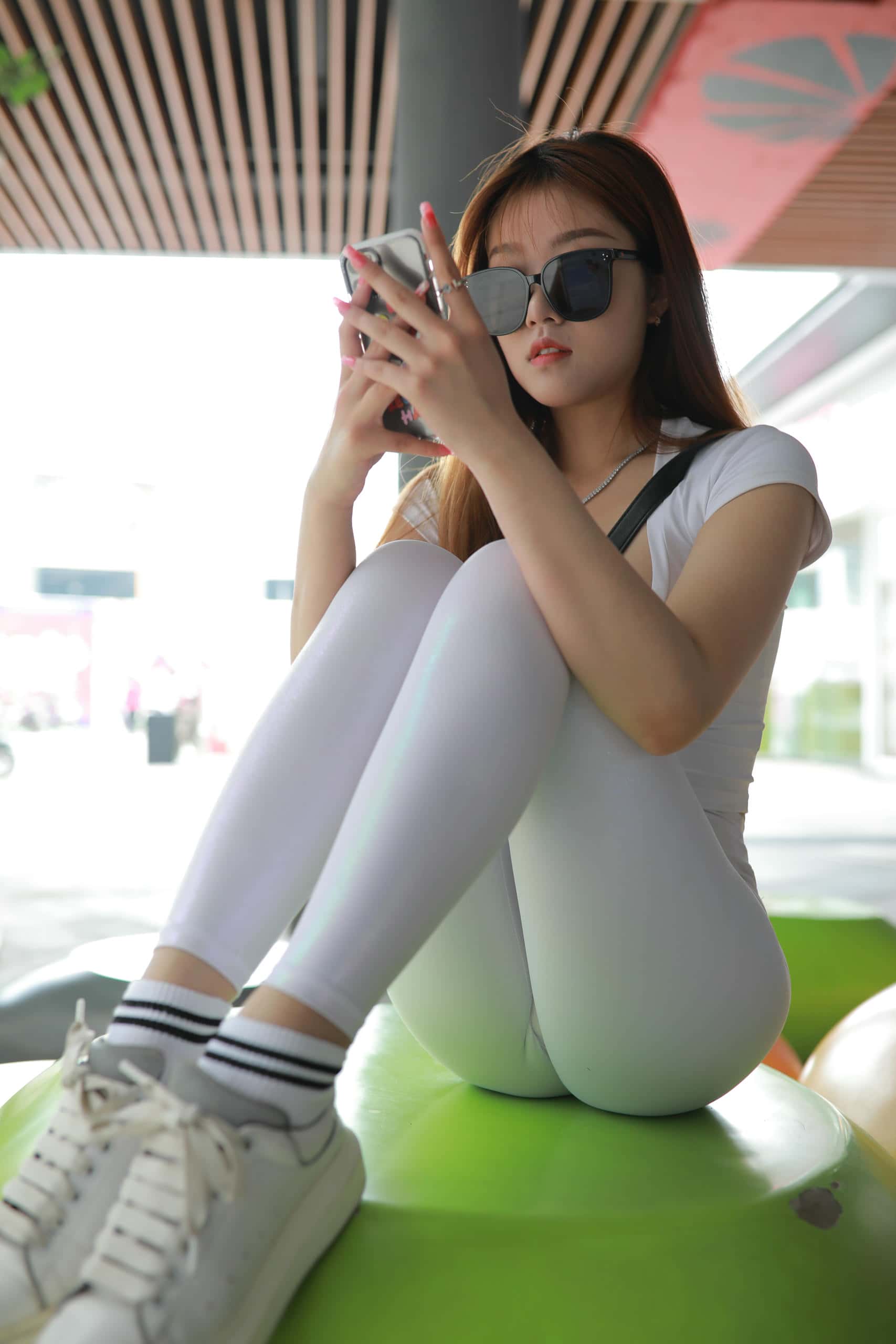 图片[3]-看上去拽拽的瑜伽裤女孩【425P】J1695-喵咪图库