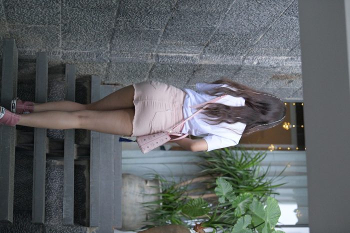 非常清纯甜美的短裙姑娘在逛街【458P】00052-喵咪图库