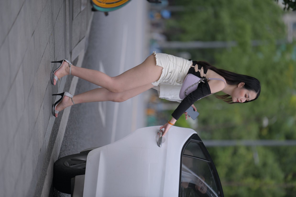 图片[6]-长发飘飘的白色热裤美丽女孩【49P】00029-喵咪图库