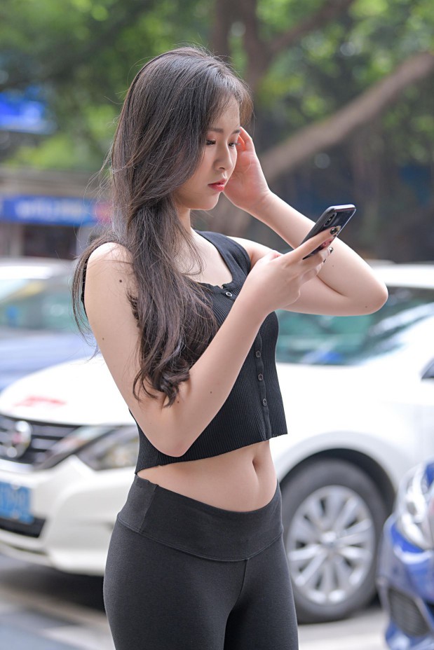 图片[5]-喝奶茶的黑色瑜伽裤长发姑娘【376P】00055-喵咪图库
