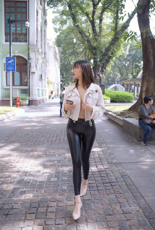 图片[3]-戴眼镜的皮裤女孩 J1473 1046P2V-35.5GB-喵咪图库