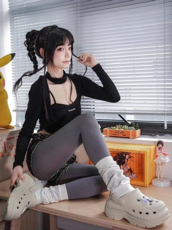 图片[9]-牛仔热裤+灰丝姑娘玩自拍-喵咪图库
