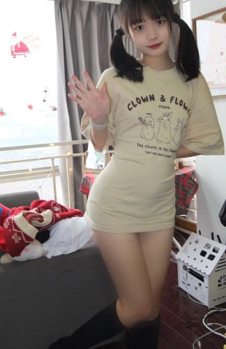 图片[9]-网格丝袜的清纯双马尾小姑娘-喵咪图库