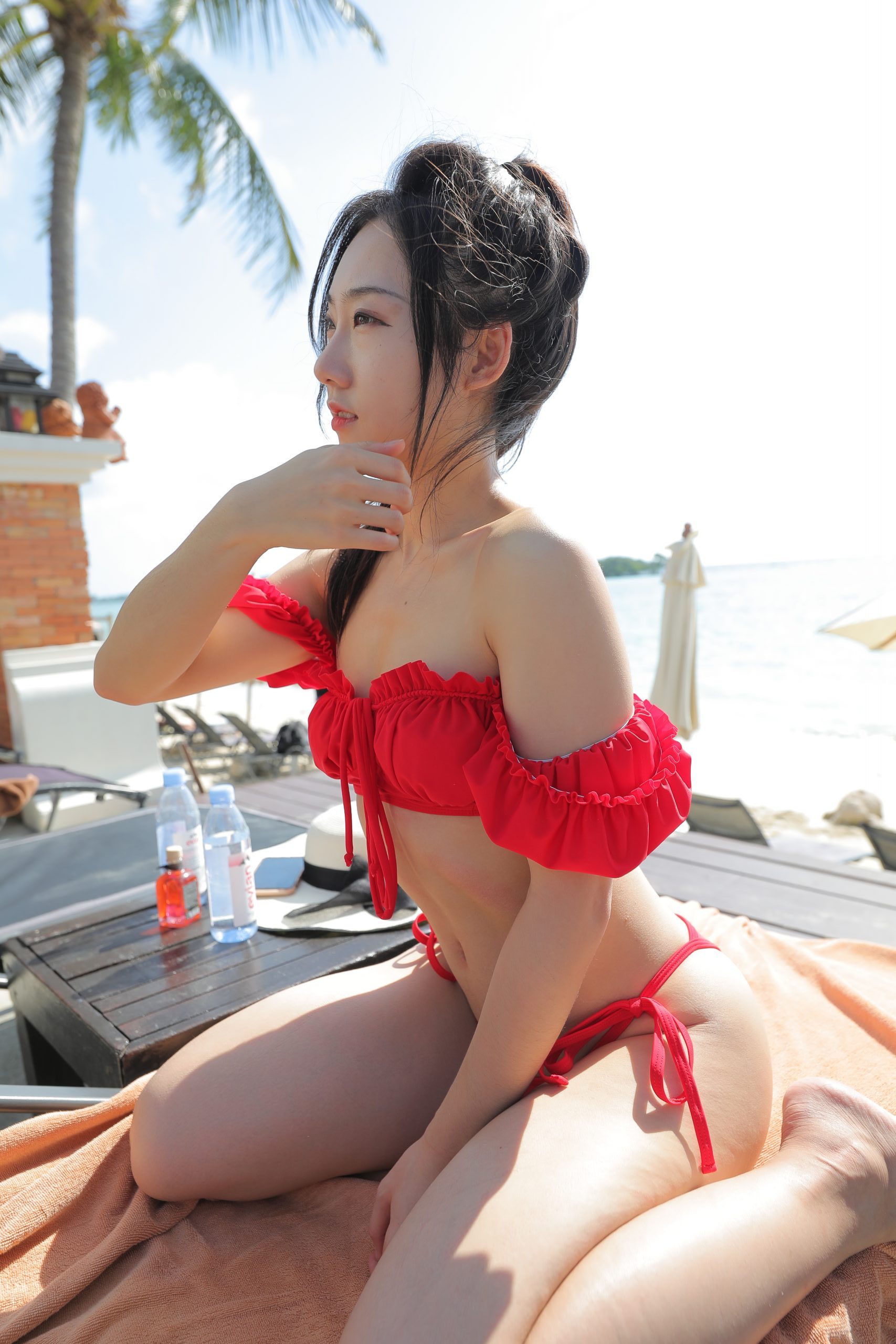 图片[3]-海边度假的红色比基尼小姐姐【364P】J0890-喵咪图库