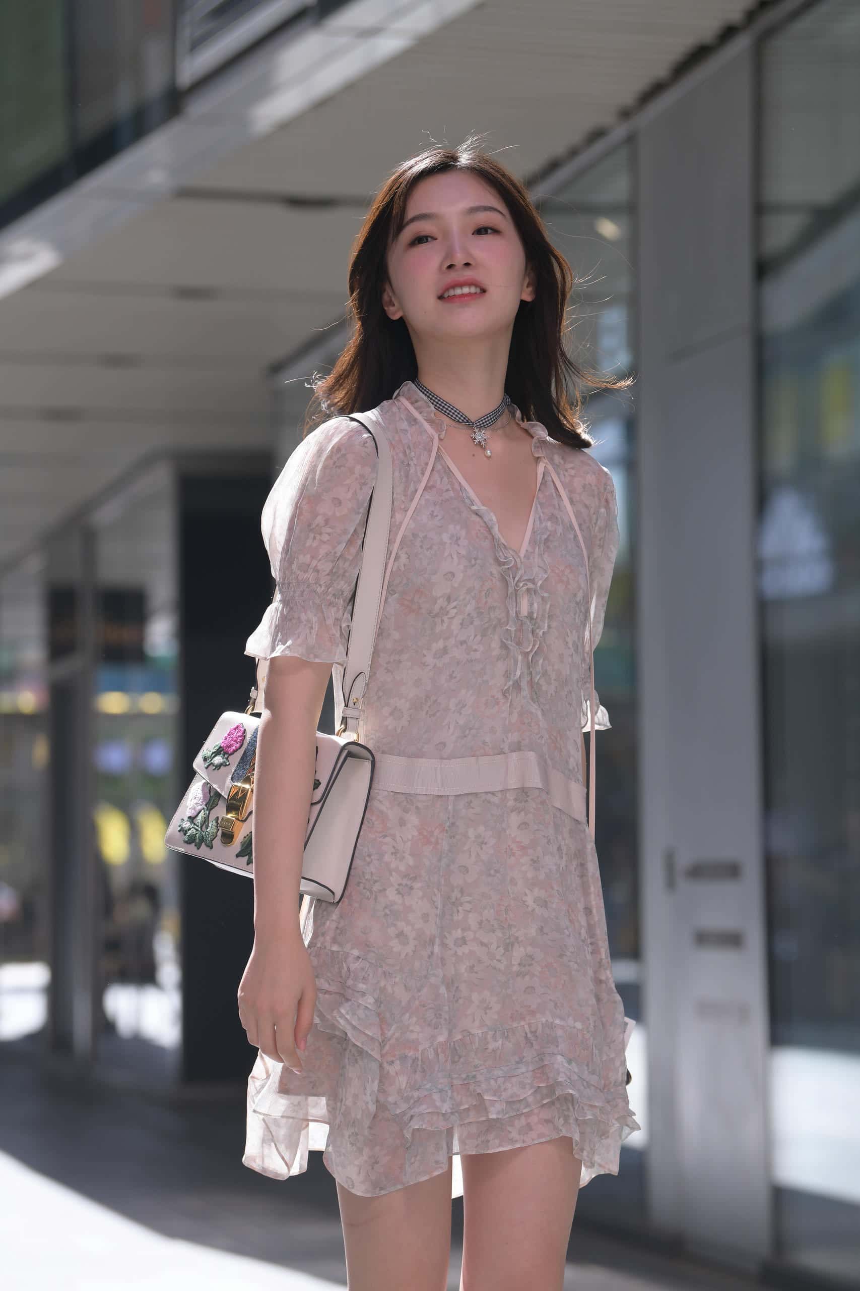 图片[2]-笑容甜美的连衣裙姑娘【24P】J1814-喵咪图库