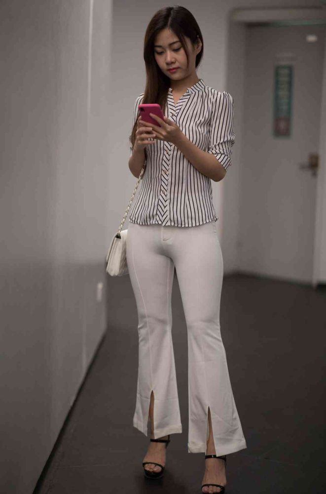 逛书店的白色紧身裤女孩【450P】04040-喵咪图库