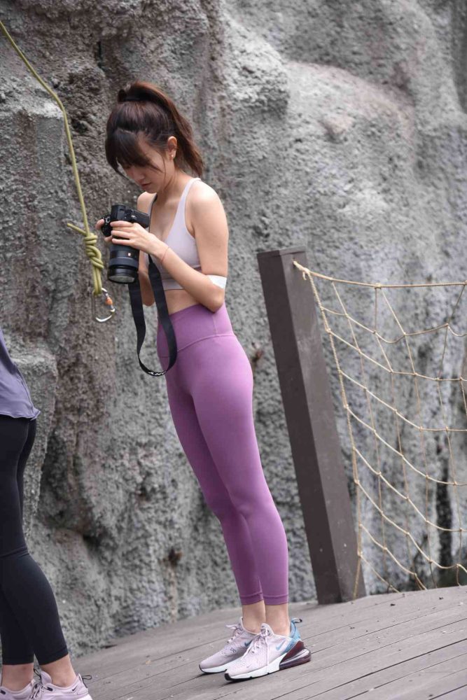 香芋色瑜伽裤高马尾女孩【111P】04039-喵咪图库