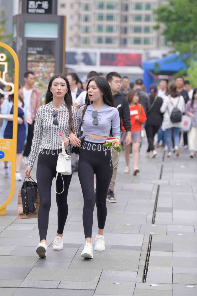 【免费】逛街的两个瑜伽裤姑娘【40P】04030-喵咪图库