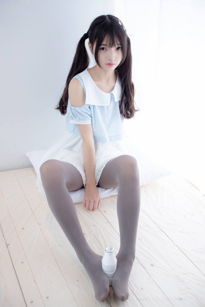 超级甜美的灰丝小姑娘【86P】20005-喵咪图库