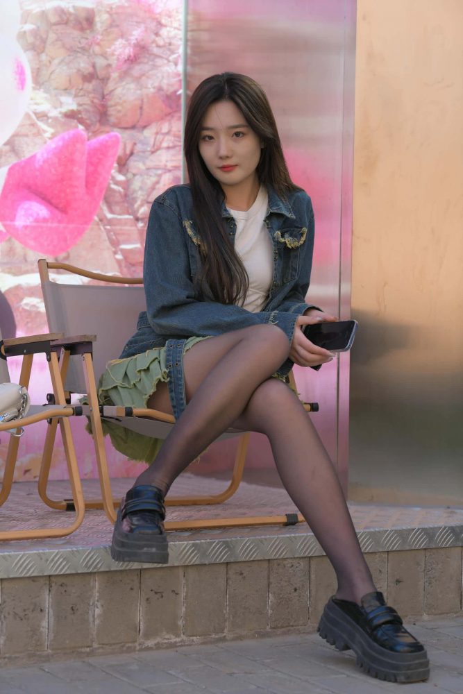 黑丝牛仔裙妹子，长得太标志了【750P】J3414-喵咪图库