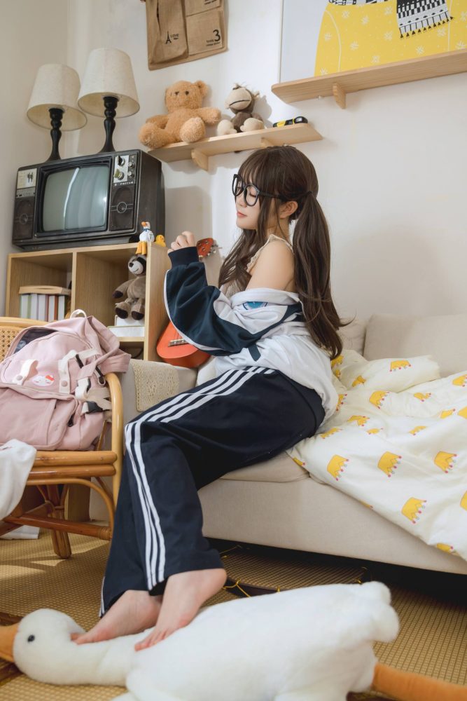 穿校服的双马尾女孩【64P】20010-喵咪图库