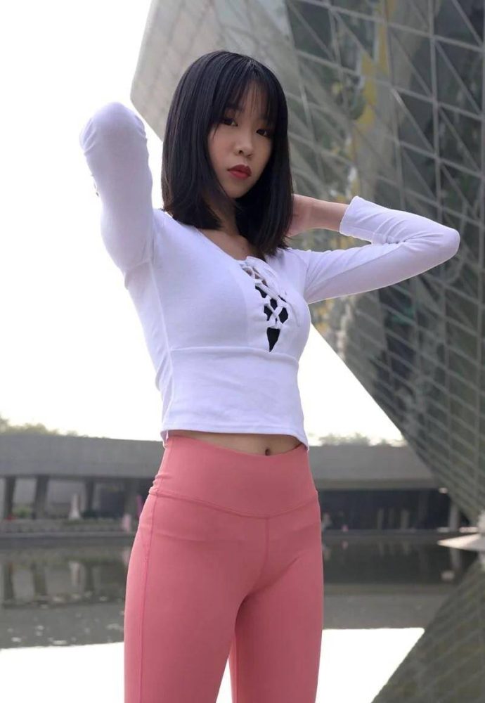 粉色瑜伽裤年轻女孩 J1311 417P17V-14.9GB-喵咪图库