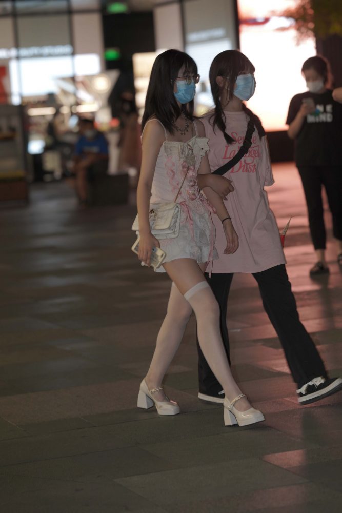 正在逛街的粉色连衣裙妹子【76P】YA6443-喵咪图库