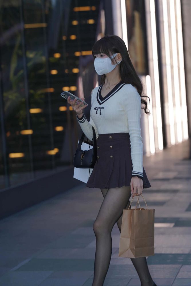 戴口罩的娇小短裙妹子【246P】C6142-喵咪图库