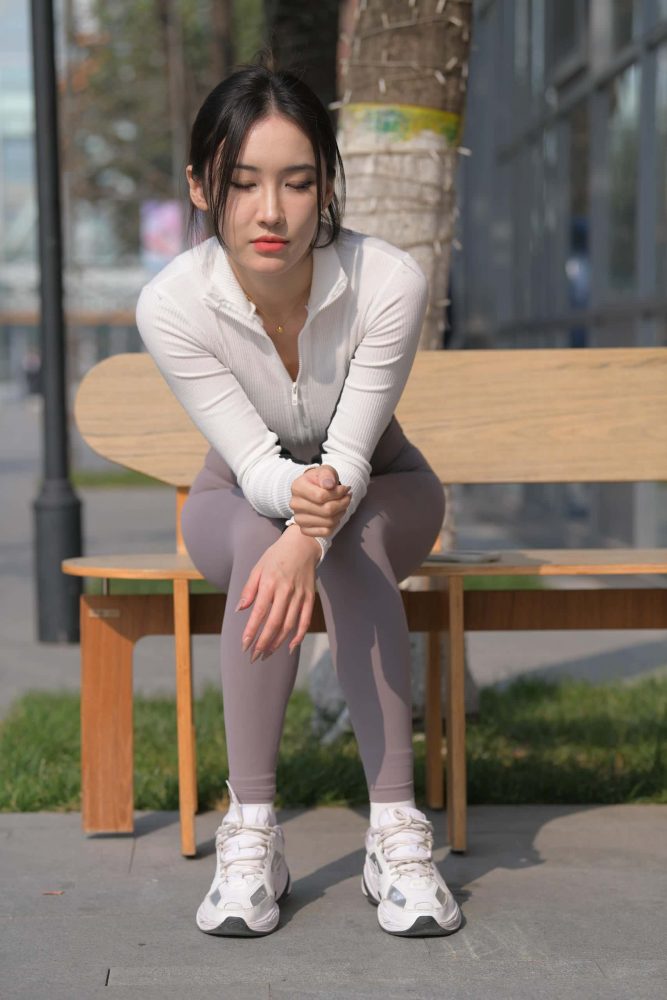 又飒又美的紫色瑜伽裤姑娘【701P】J8165-喵咪图库