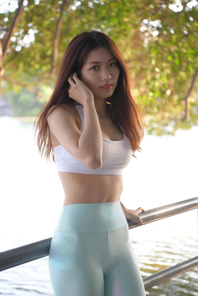 户外玩耍的瑜伽裤小姐姐【467P】J1419-喵咪图库